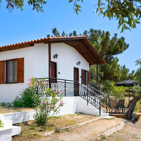 Acroterra - Easy Living Apartmanhotel 3*