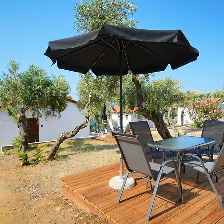 Acroterra - Easy Living Apartmanhotel 3*