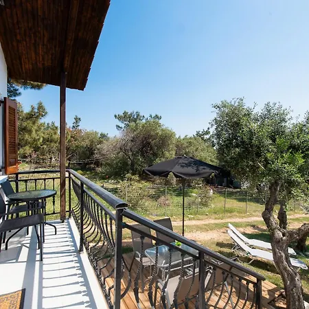 Acroterra - Easy Living 3*