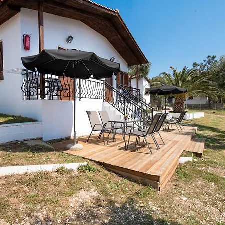 Acroterra - Easy Living Alikí