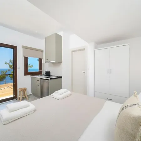 Acroterra - Easy Living 3* Alikí