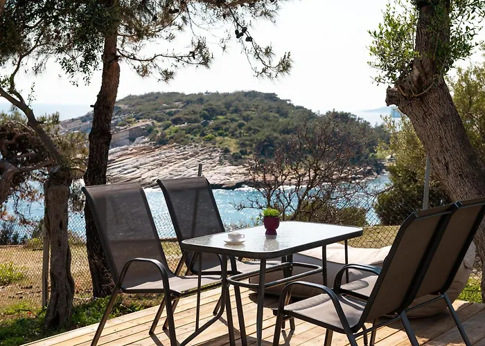 Acroterra - Easy Living 3*