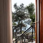 Acroterra - Easy Living 3*