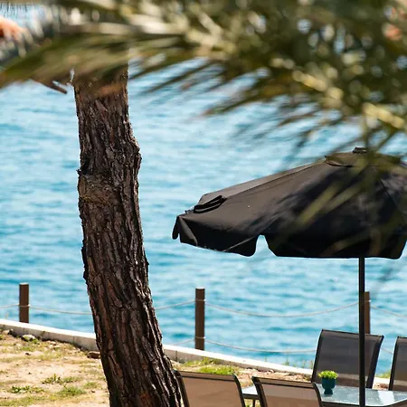 Acroterra - Easy Living