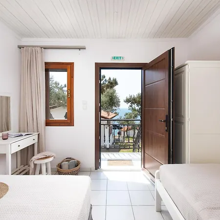 Acroterra - Easy Living