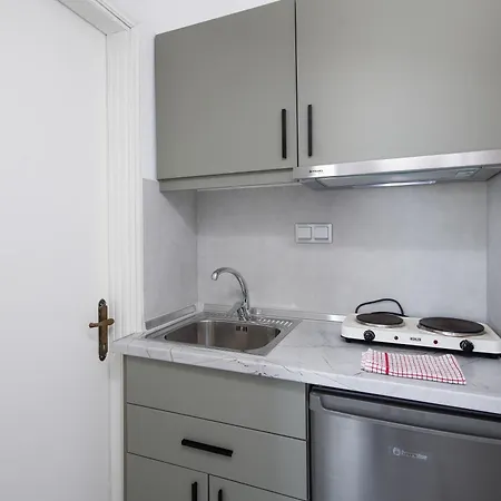 Acroterra - Easy Living 3*