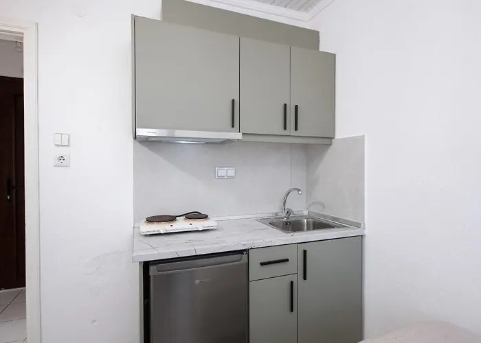 Acroterra - Easy Living Αλυκή